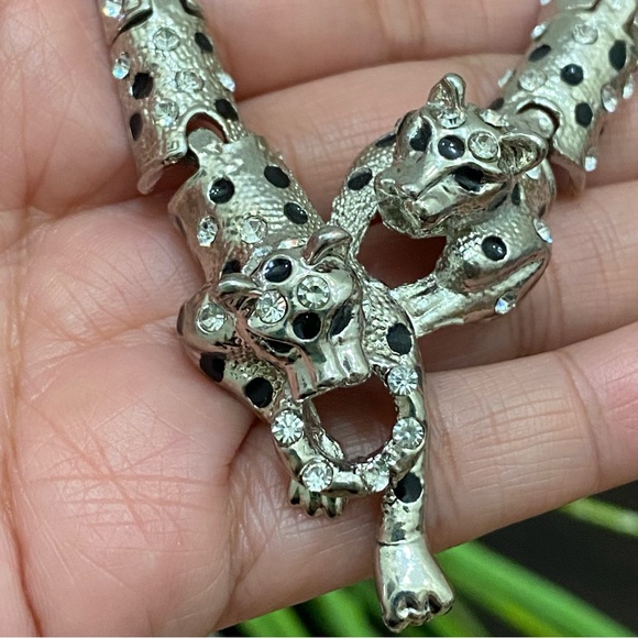 Unsigned Silver-tone Double Panther Leopard Articulated Necklace Earrings Set - Picture 11 of 16